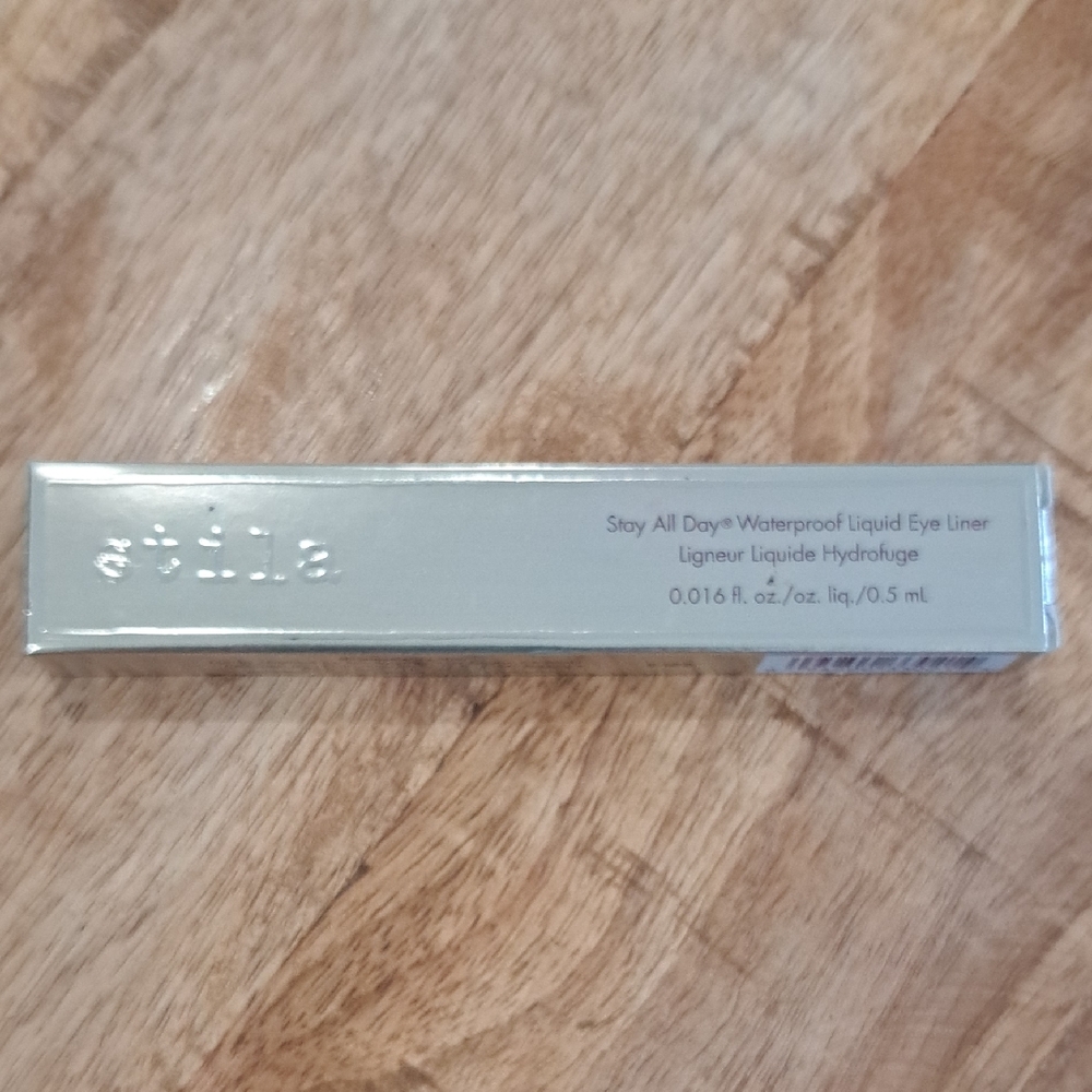 NIB Stila Stay All Day Liquid Eye Liner in Intense Black - Picture 2 of 3